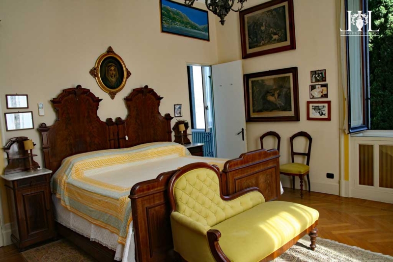 villa_rubini_redaelli_room_in_yellow